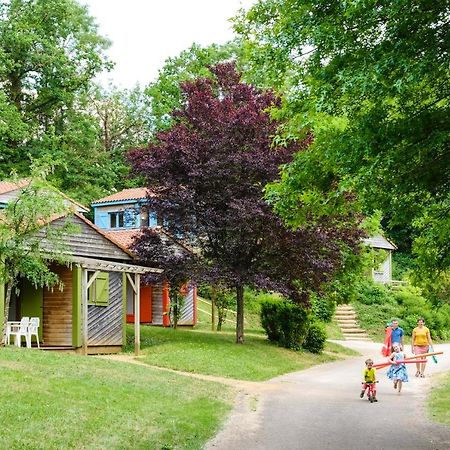 Camping Le Hameau Du Petit Lay Hotel Mouchamps Exterior photo